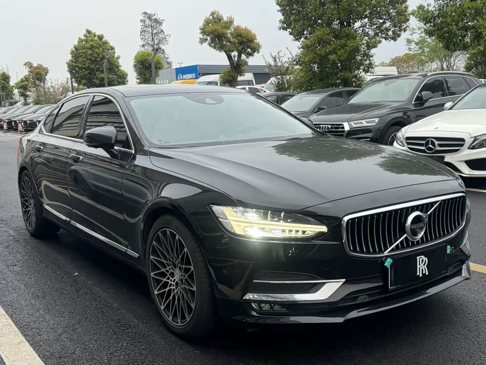 Volvo S90