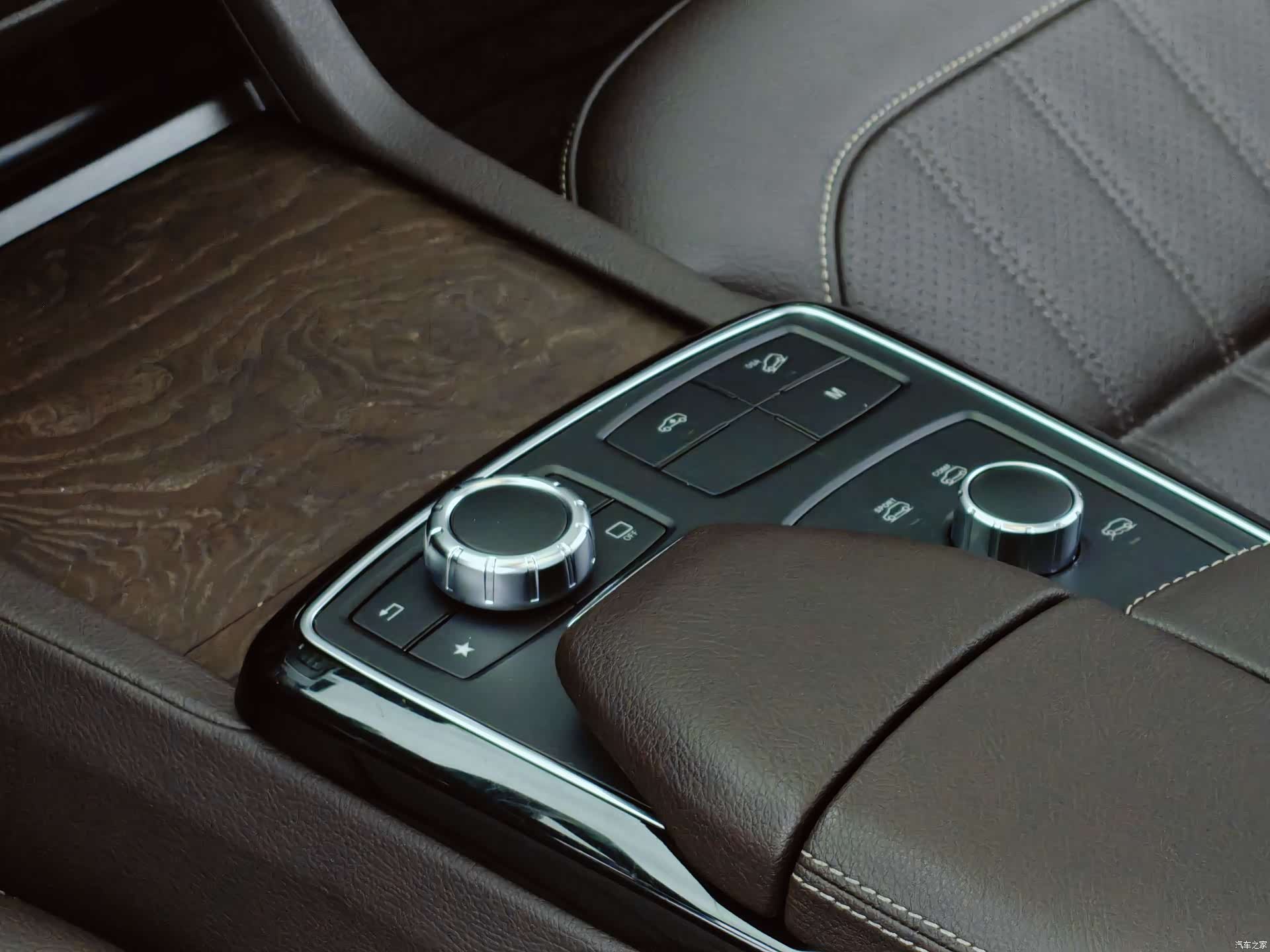 Mercedes-Benz GLE, 2018 11
