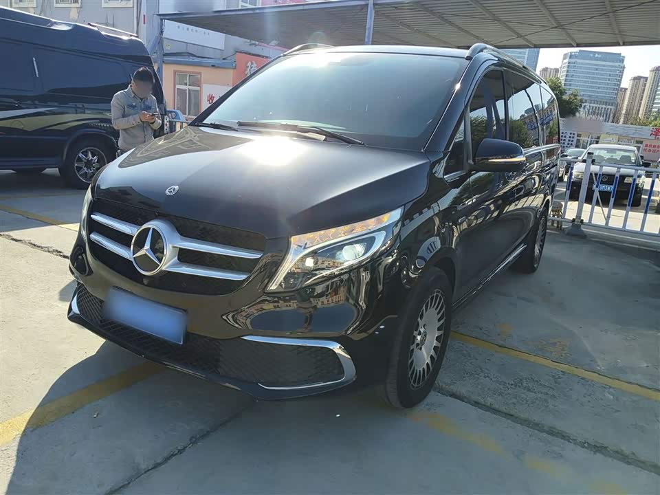 Mercedes-Benz V-class