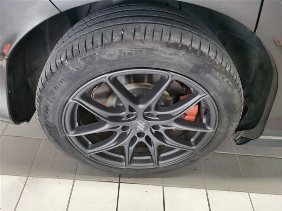 IM Motors Zhiji LS6 IM Motors Zhiji LS6