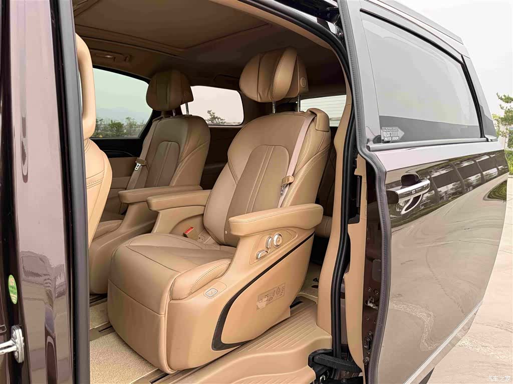 Buick GL8, 2021 10