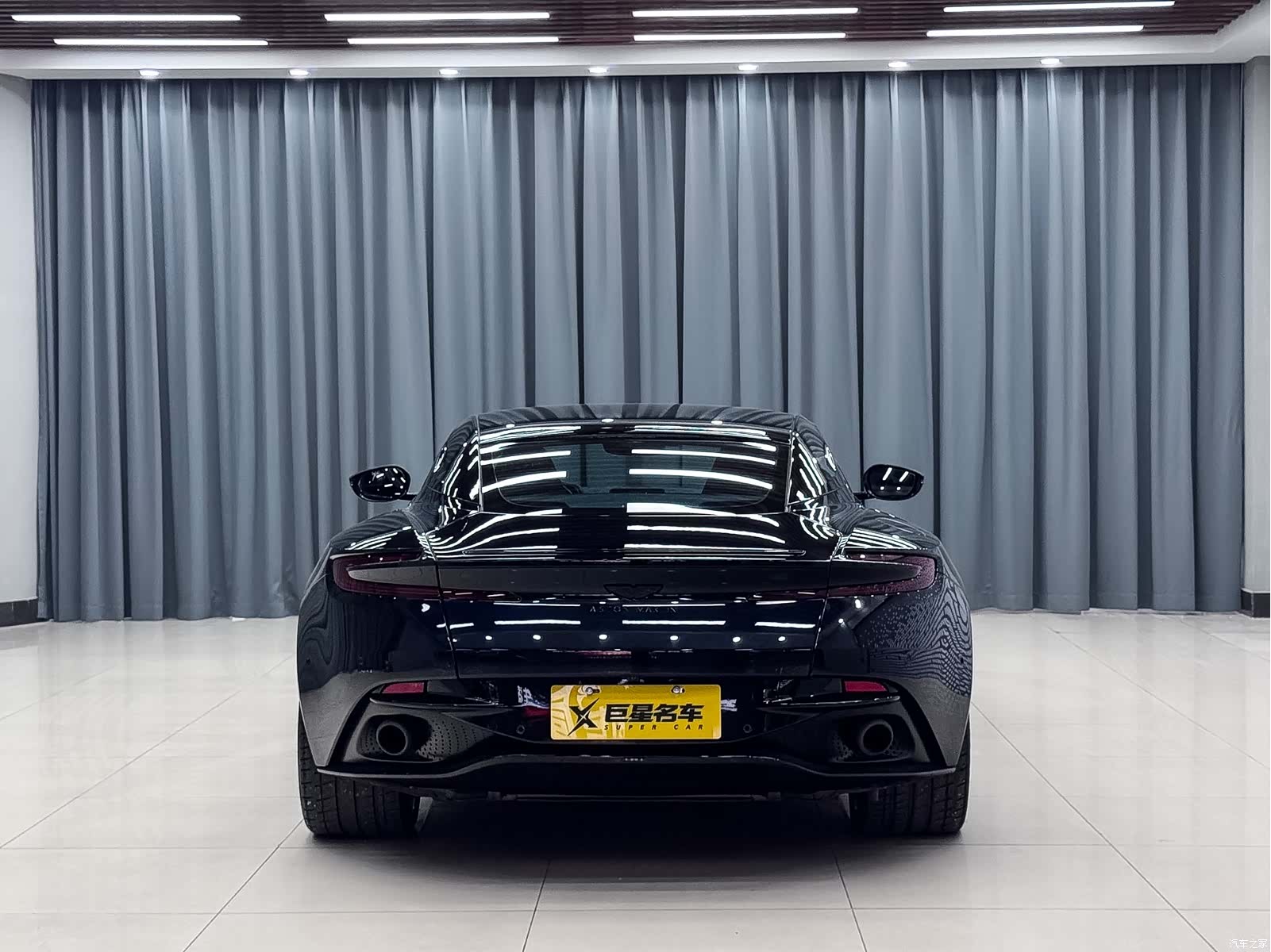 Aston Martin DB11, 2017 9