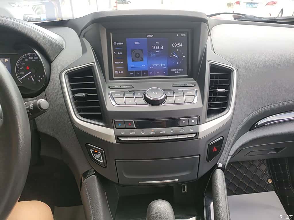 DongFeng AX7, 2018 13