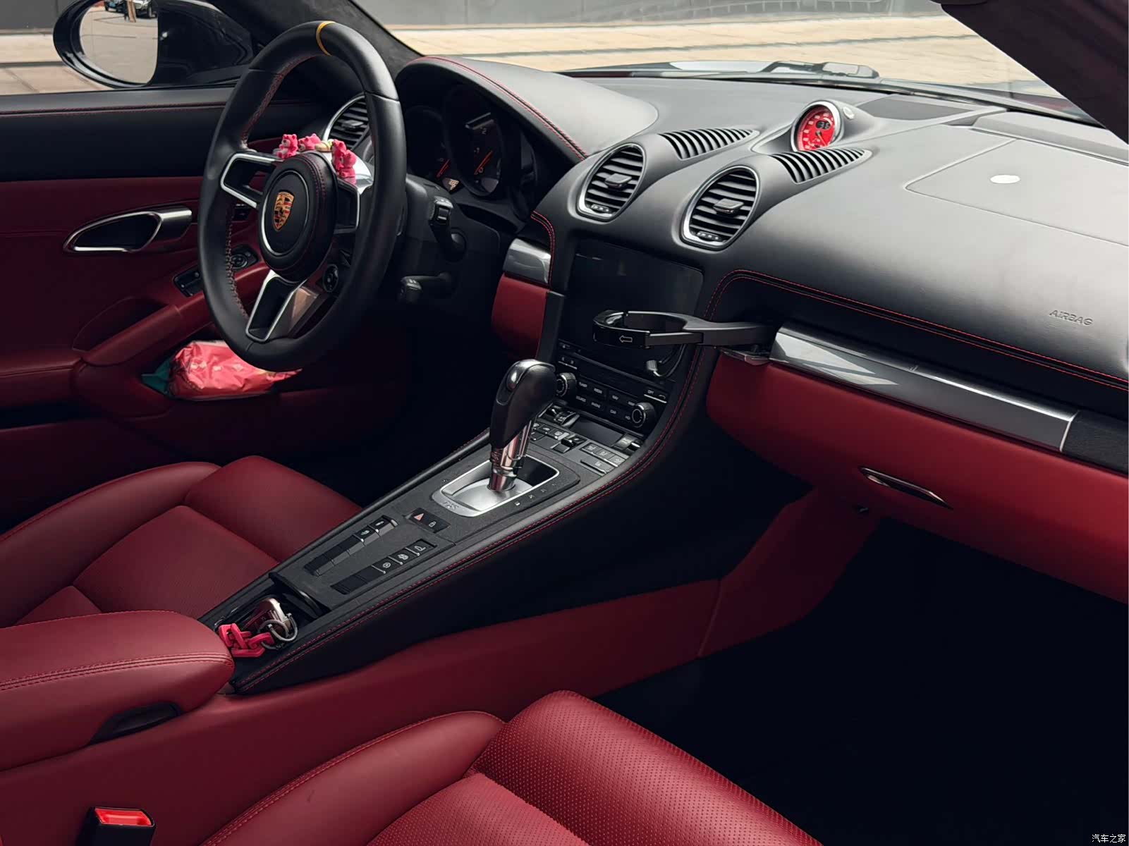 Porsche Cayman, 2020 8