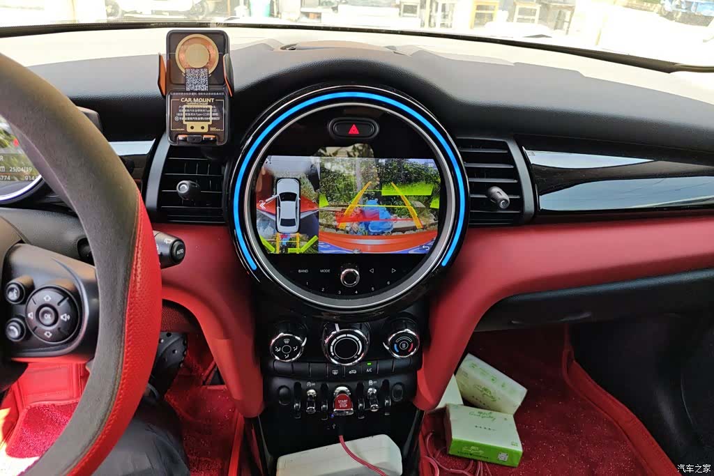 Mini ONE, 2019 13