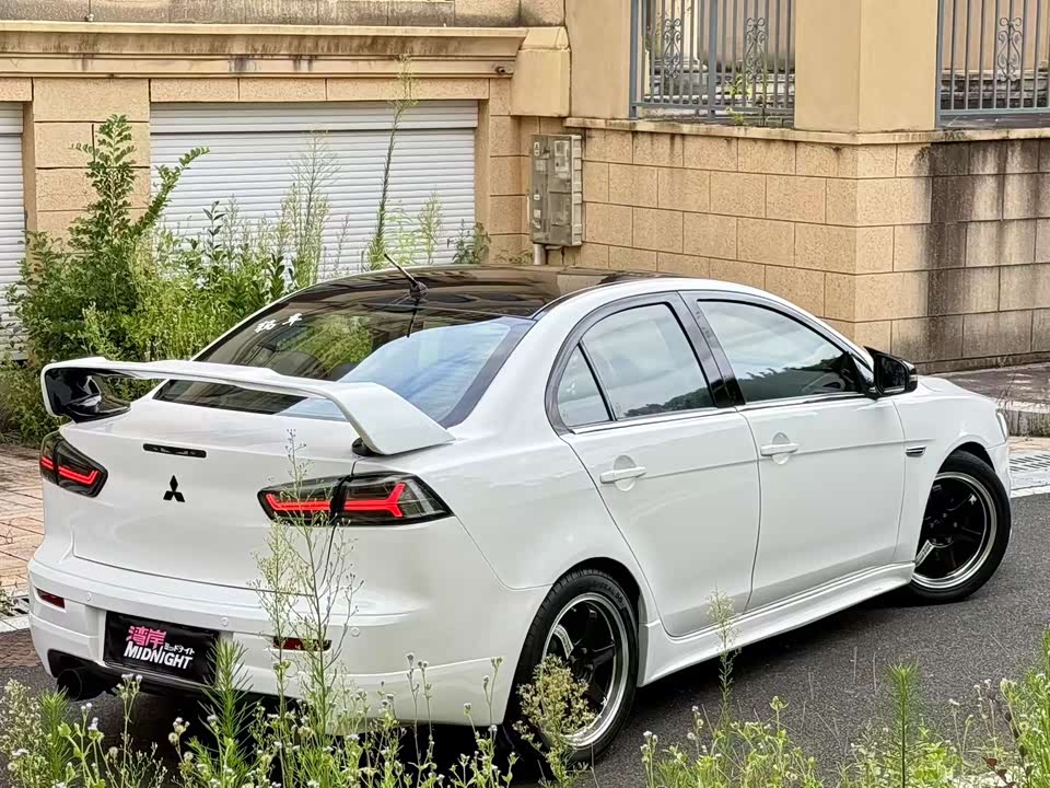 Mitsubishi Wing God