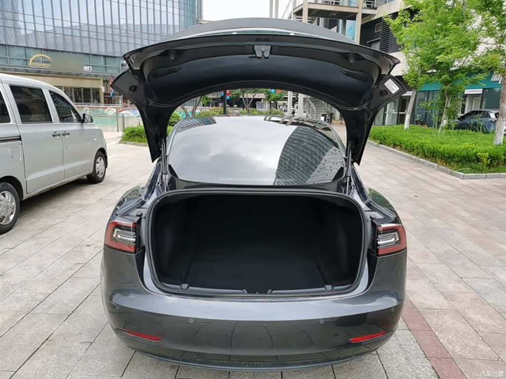 Tesla Model 3, 2019 19