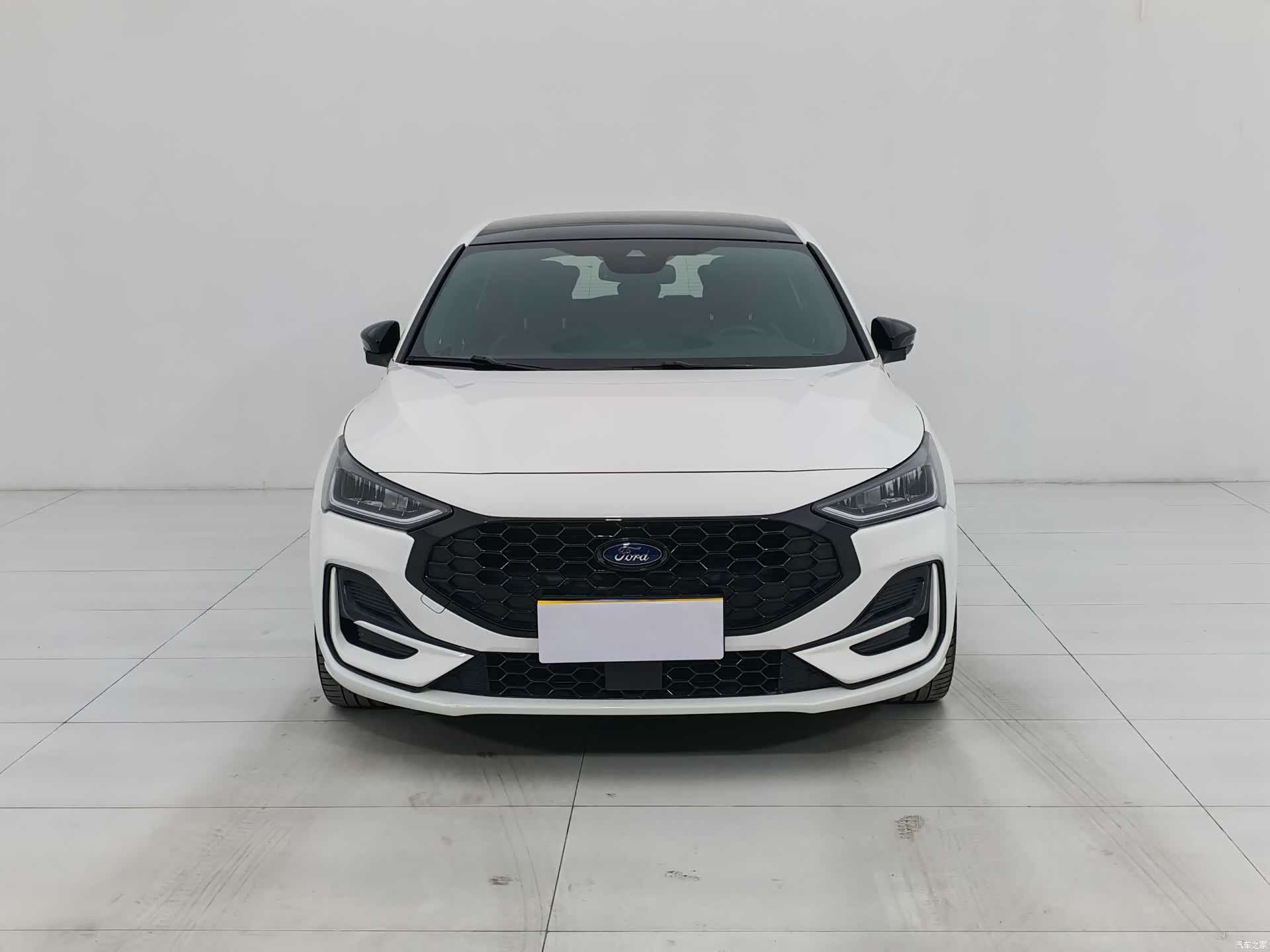Ford Focus, 2022 3
