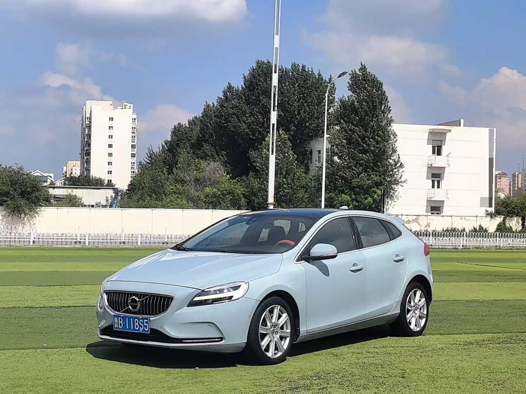 Volvo V40