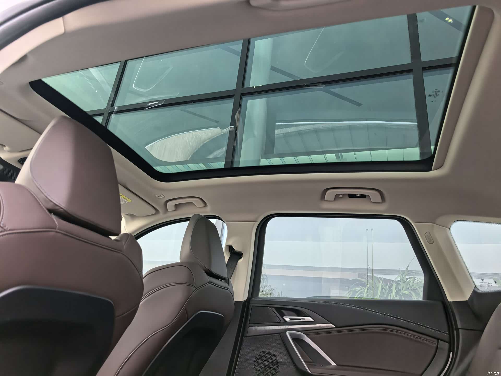 BMW iX1, 2025 9