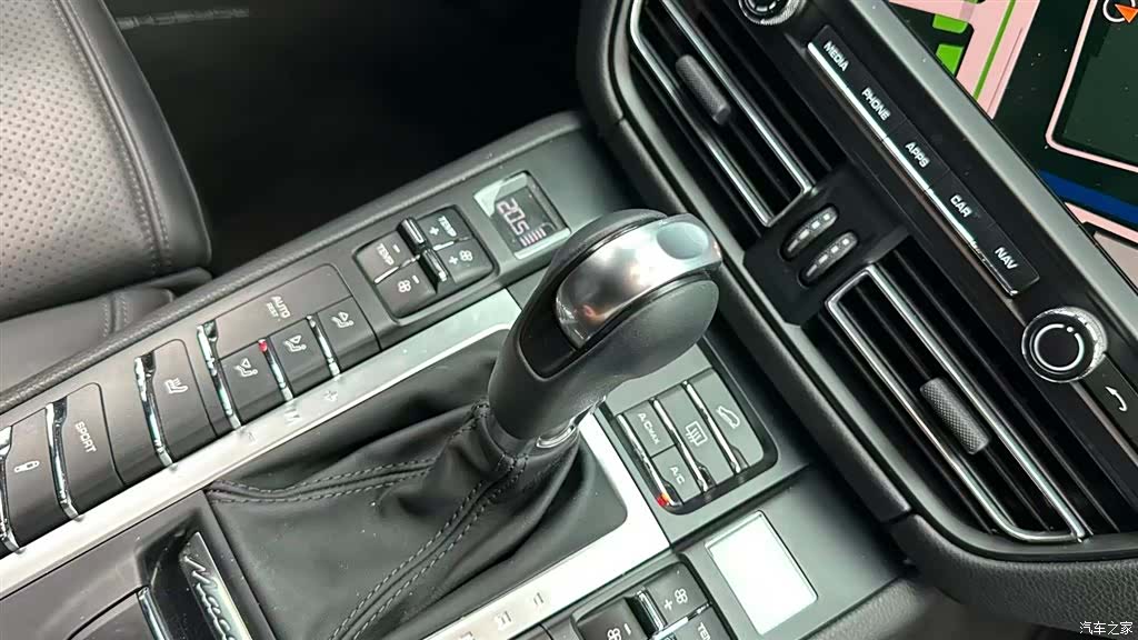Porsche Macan, 2021 12