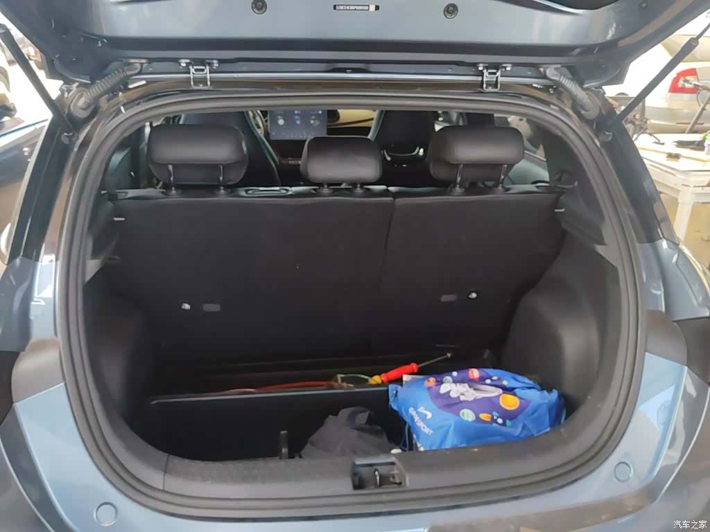 BYD Dolphin, 2023 19