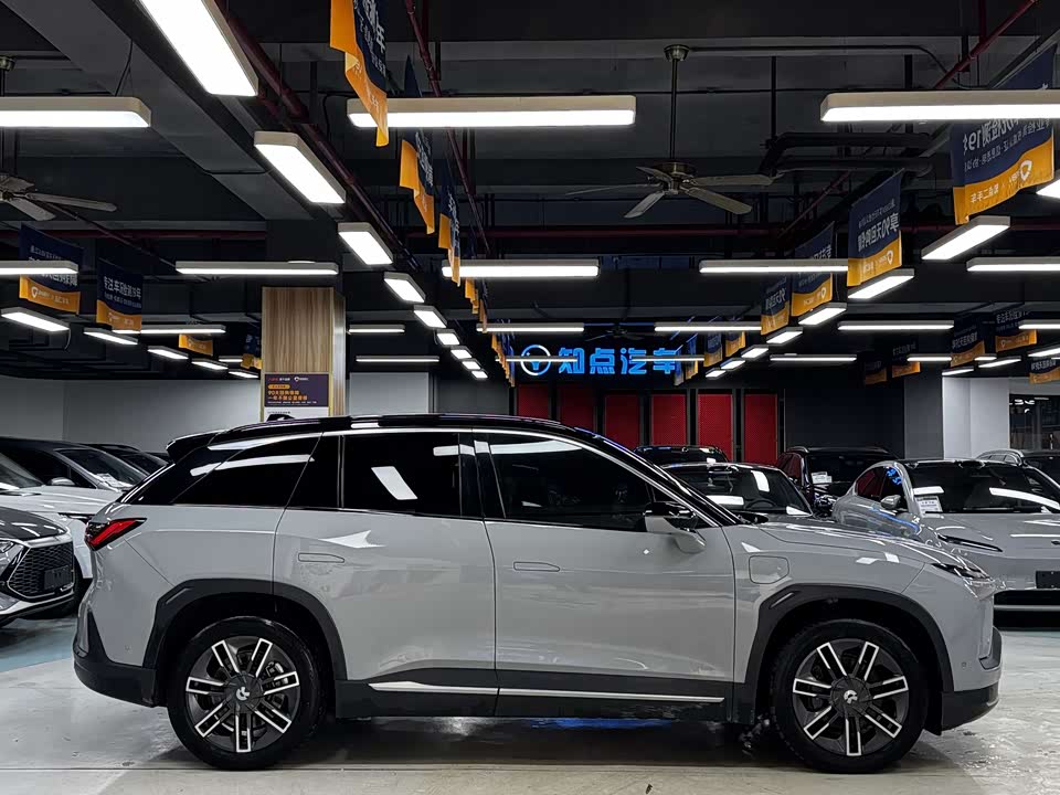 NIO ES6