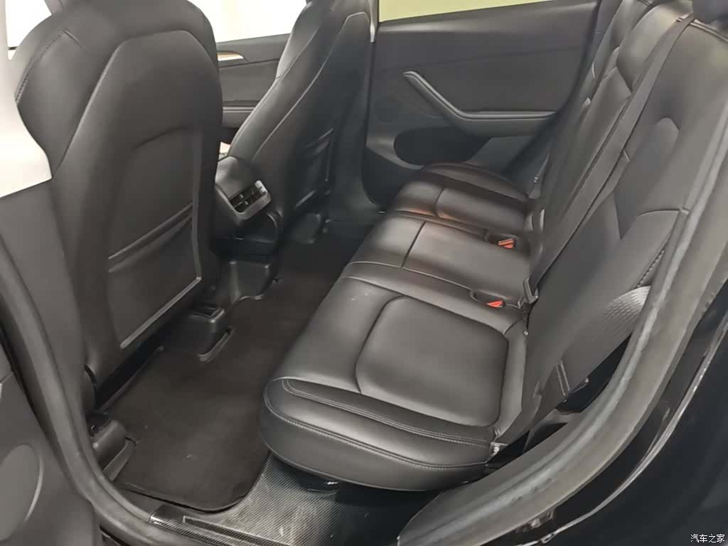 Tesla Model Y, 2022 17