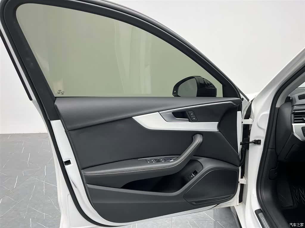 Audi A4L, 2023 13