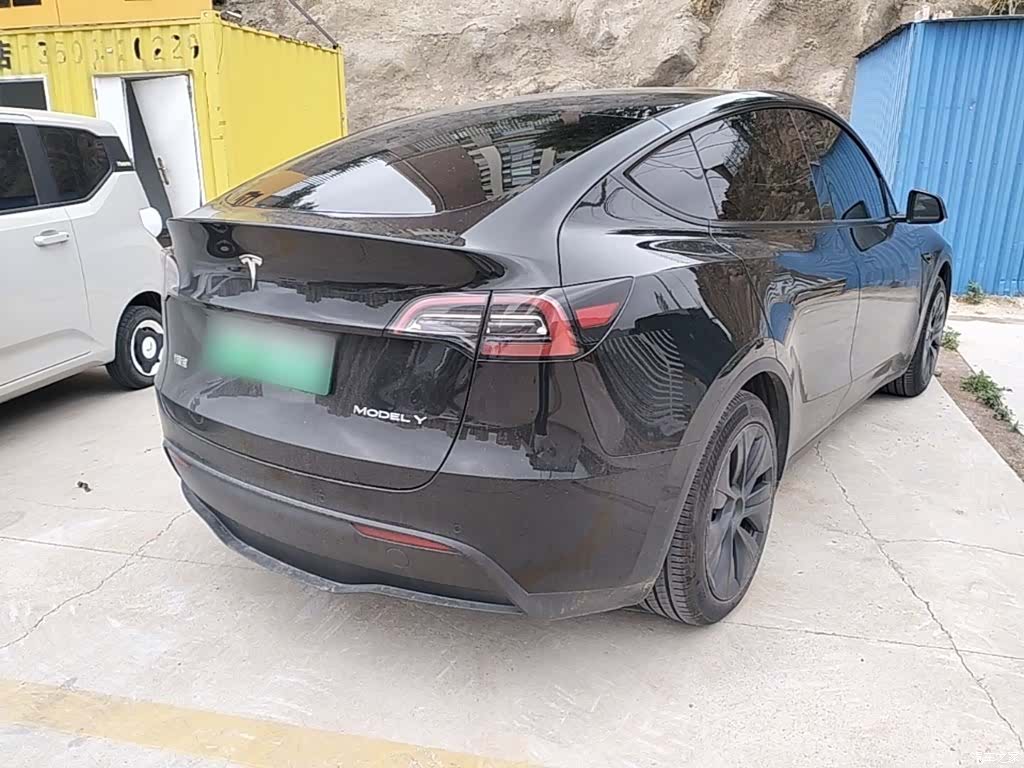 Tesla Model Y, 2024 7