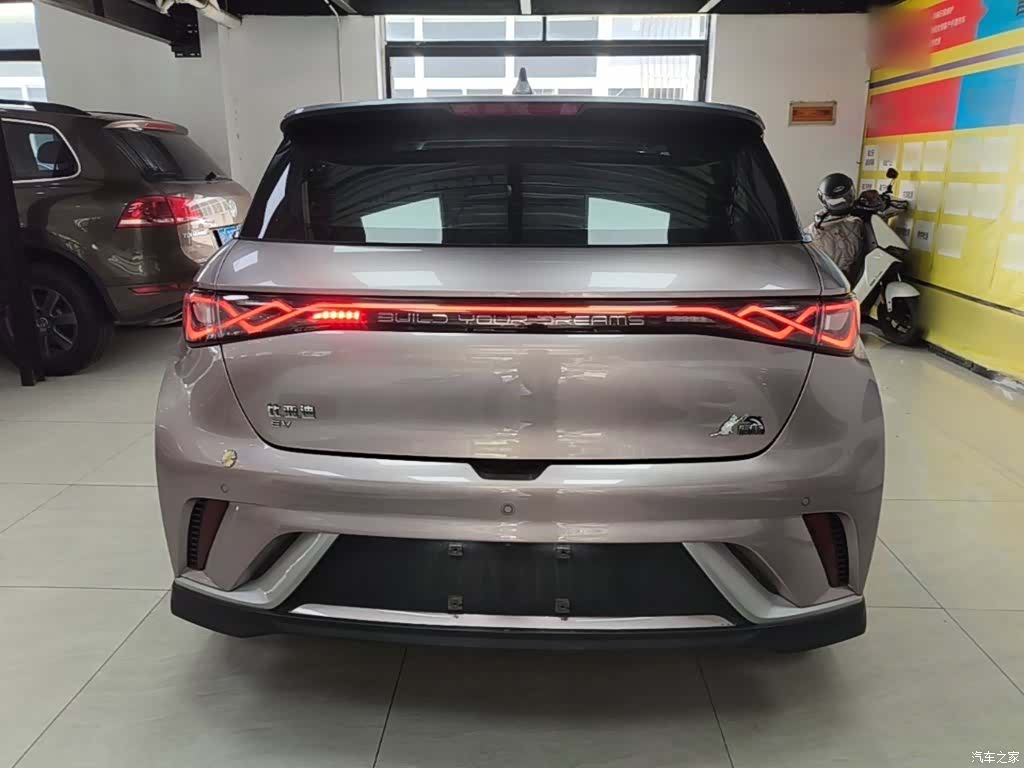 BYD Dolphin, 2022 6