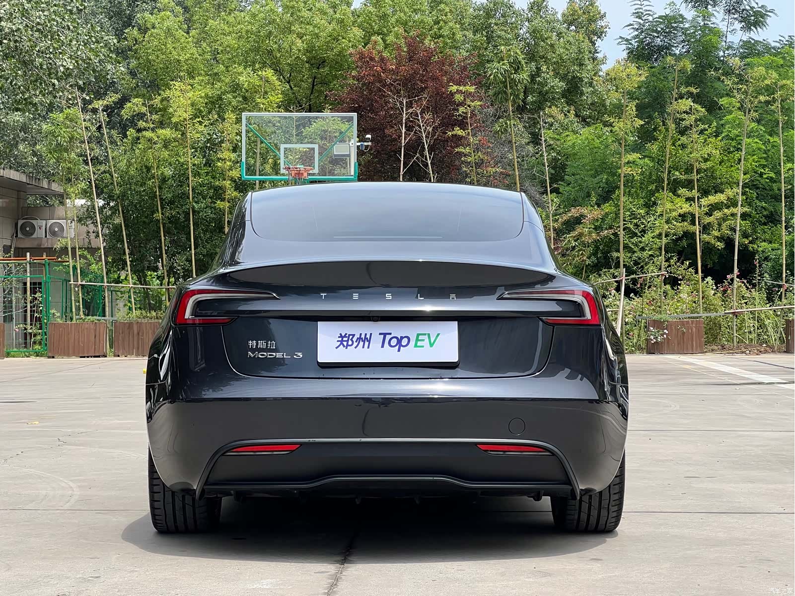 Tesla Model 3, 2024 4