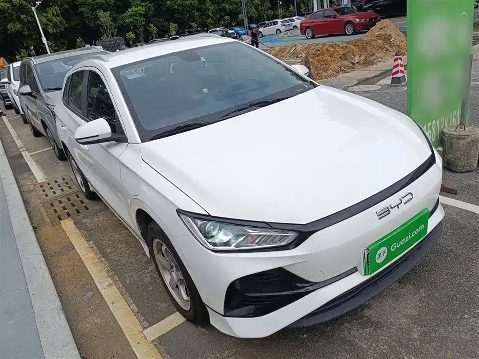 BYD e2