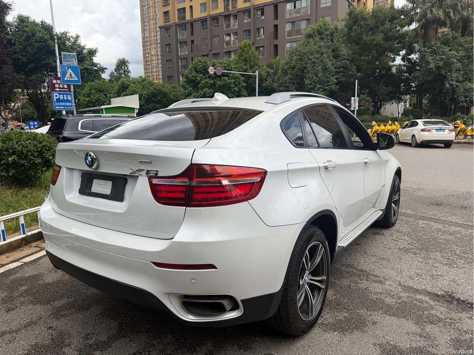 BMW X6, 2013 7