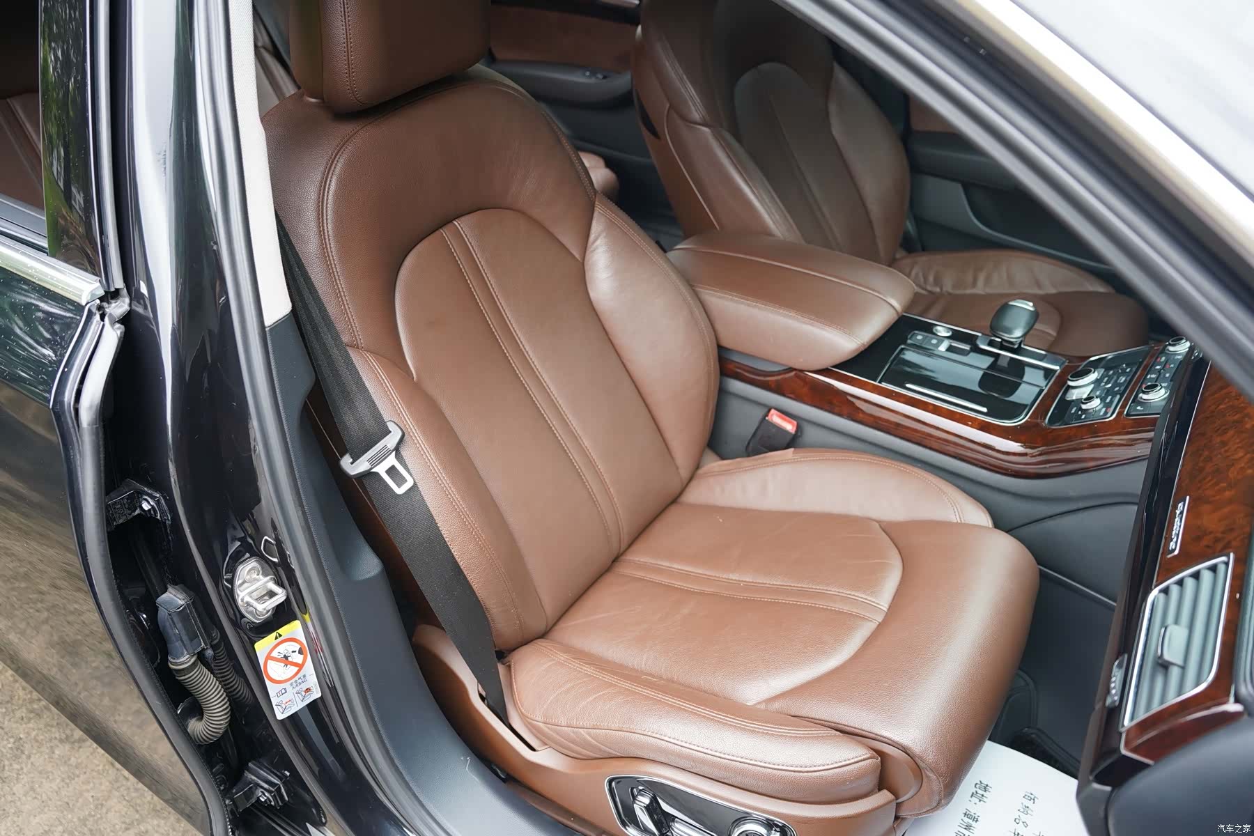 Audi A8L, 2011 14