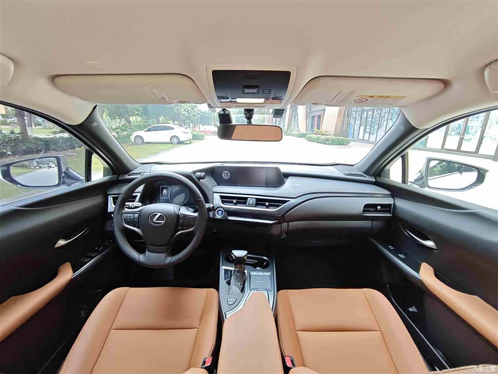 Lexus UX, 2019 11