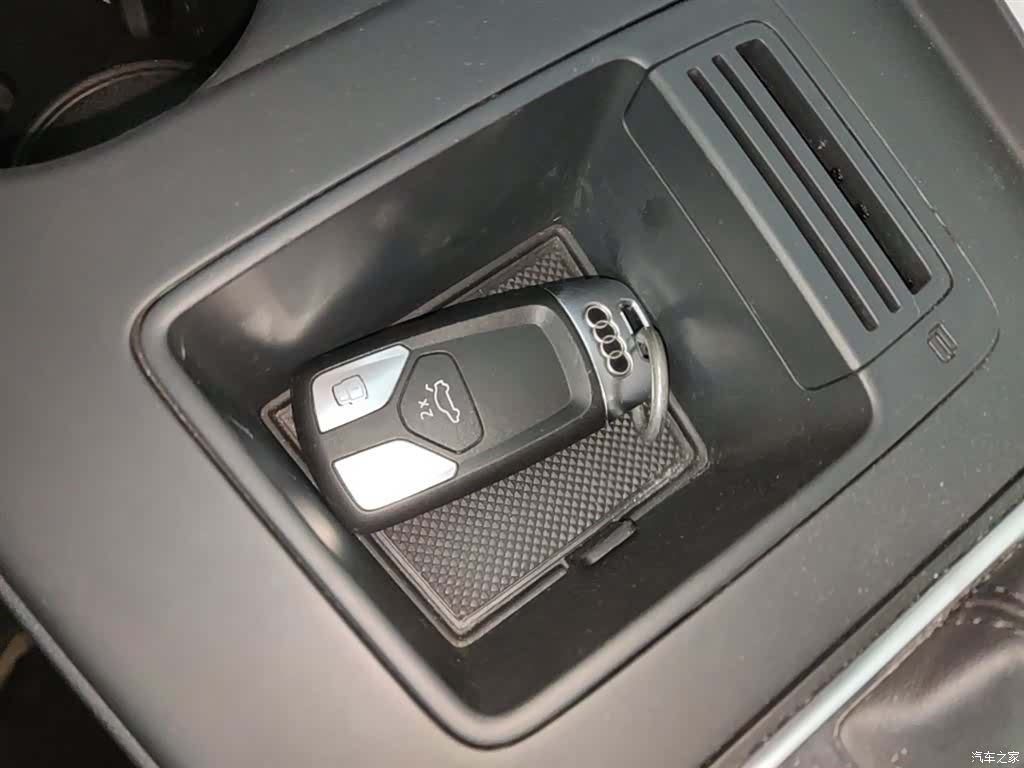 Audi A4L, 2024 9