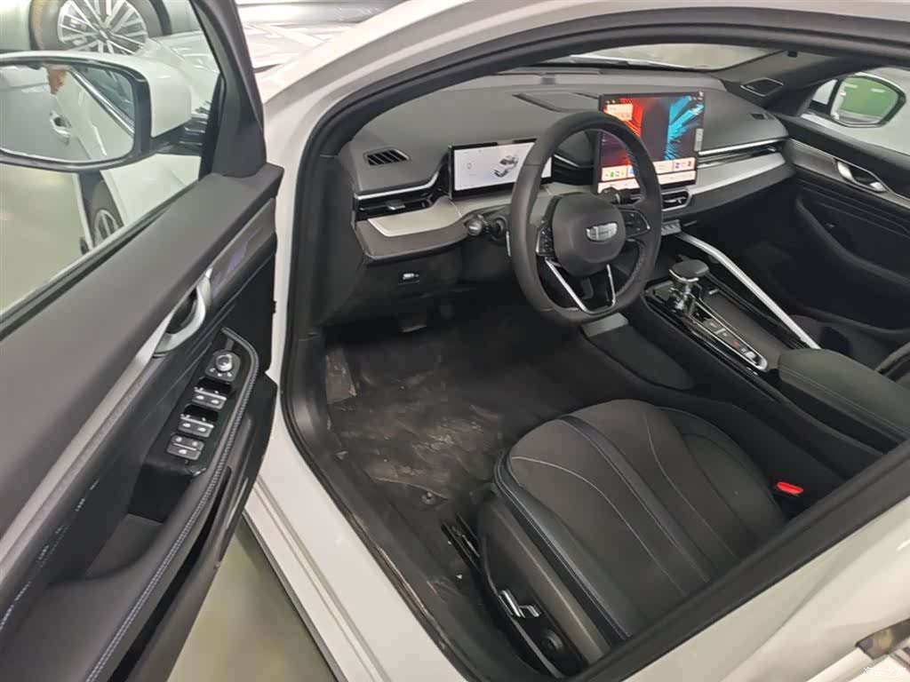 Geely Preface, 2026 16
