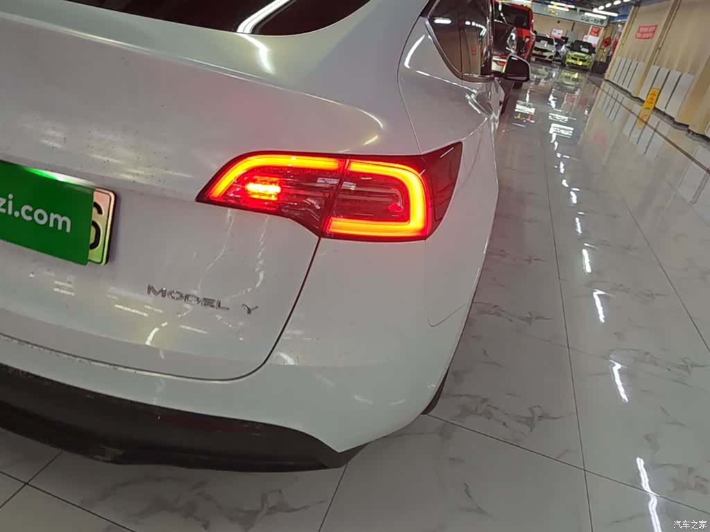 Tesla Model Y, 2024 8