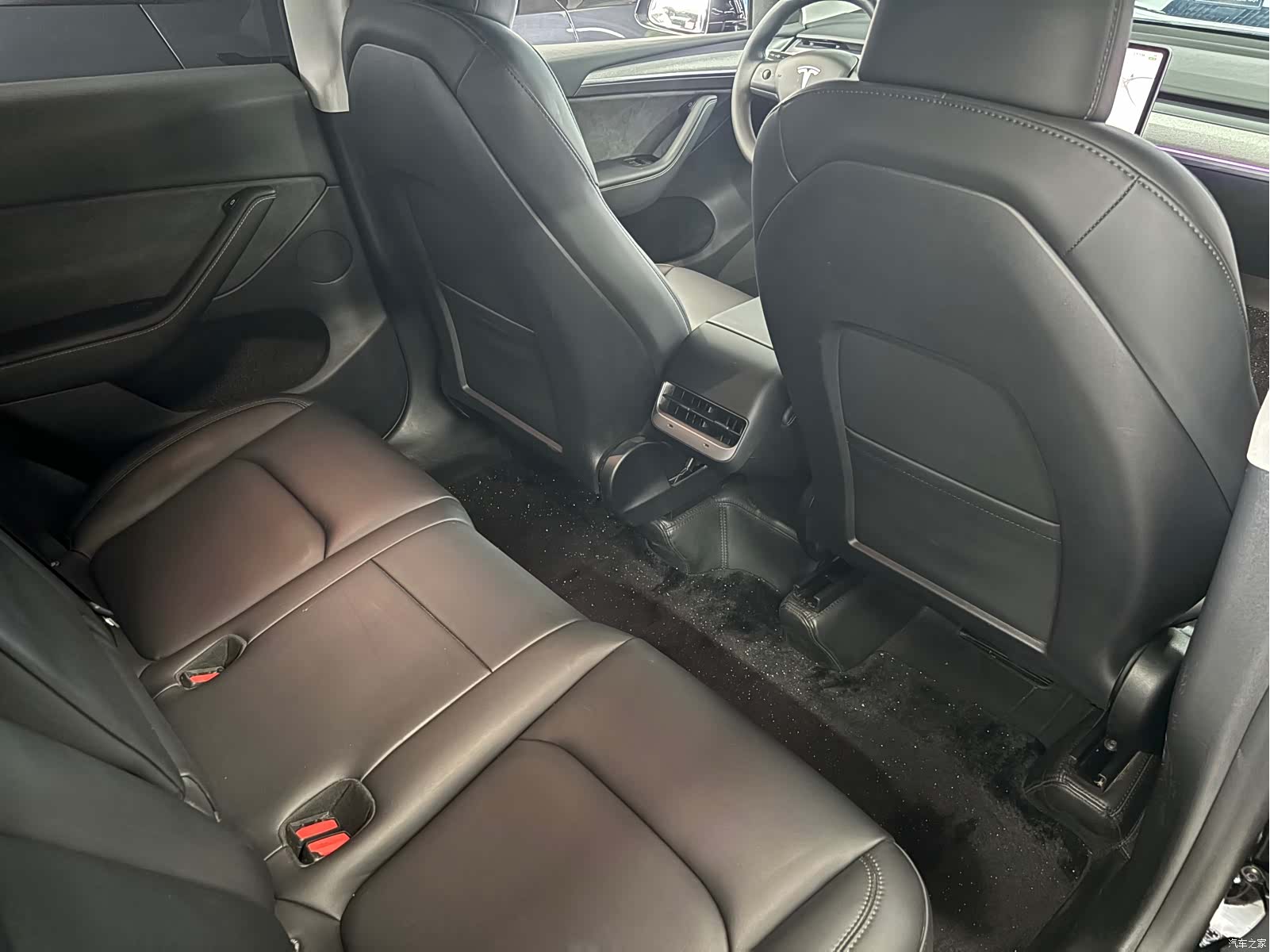 Tesla Model Y, 2024 6