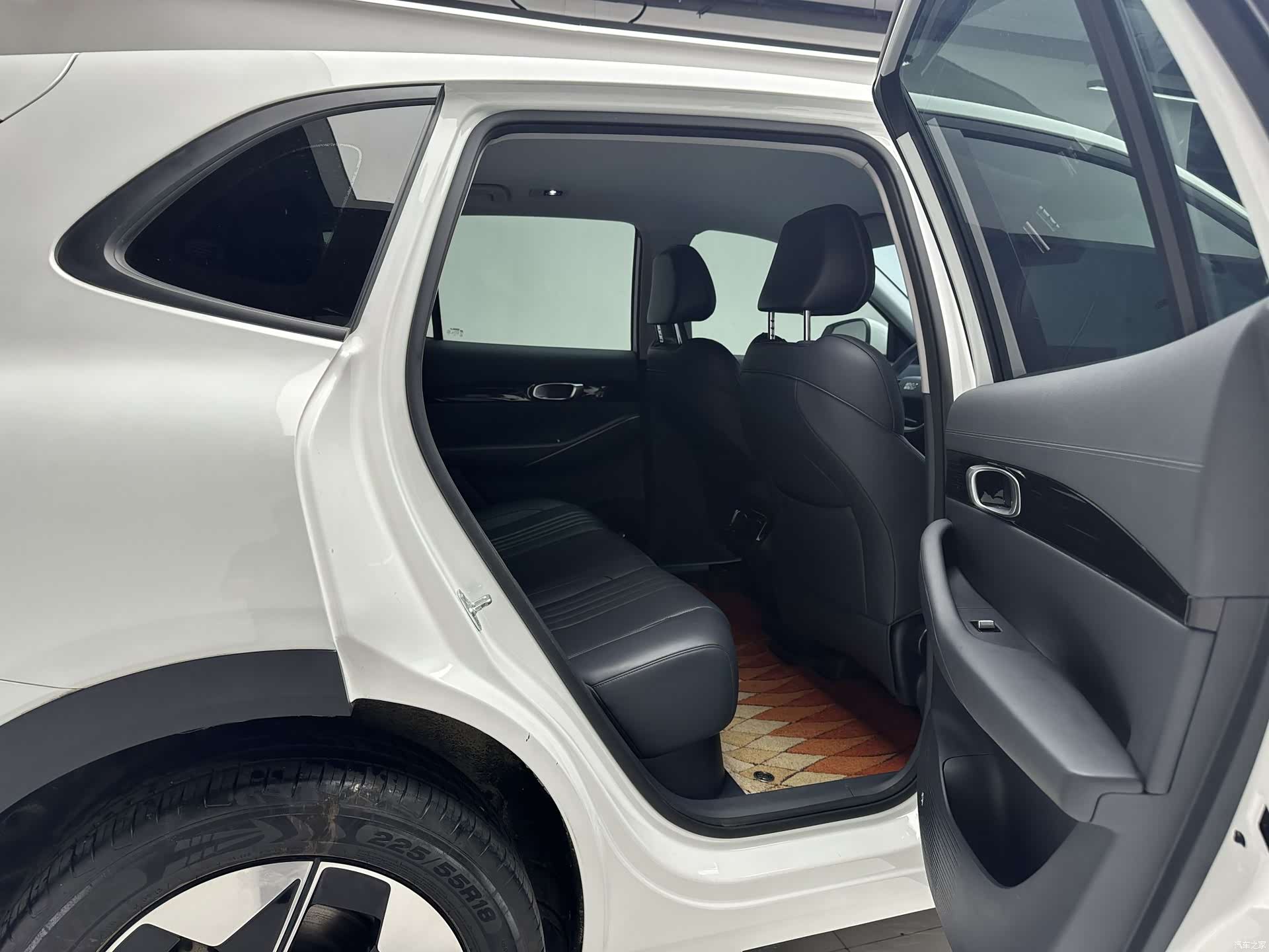 Geely Galaxy E5, 2025 15