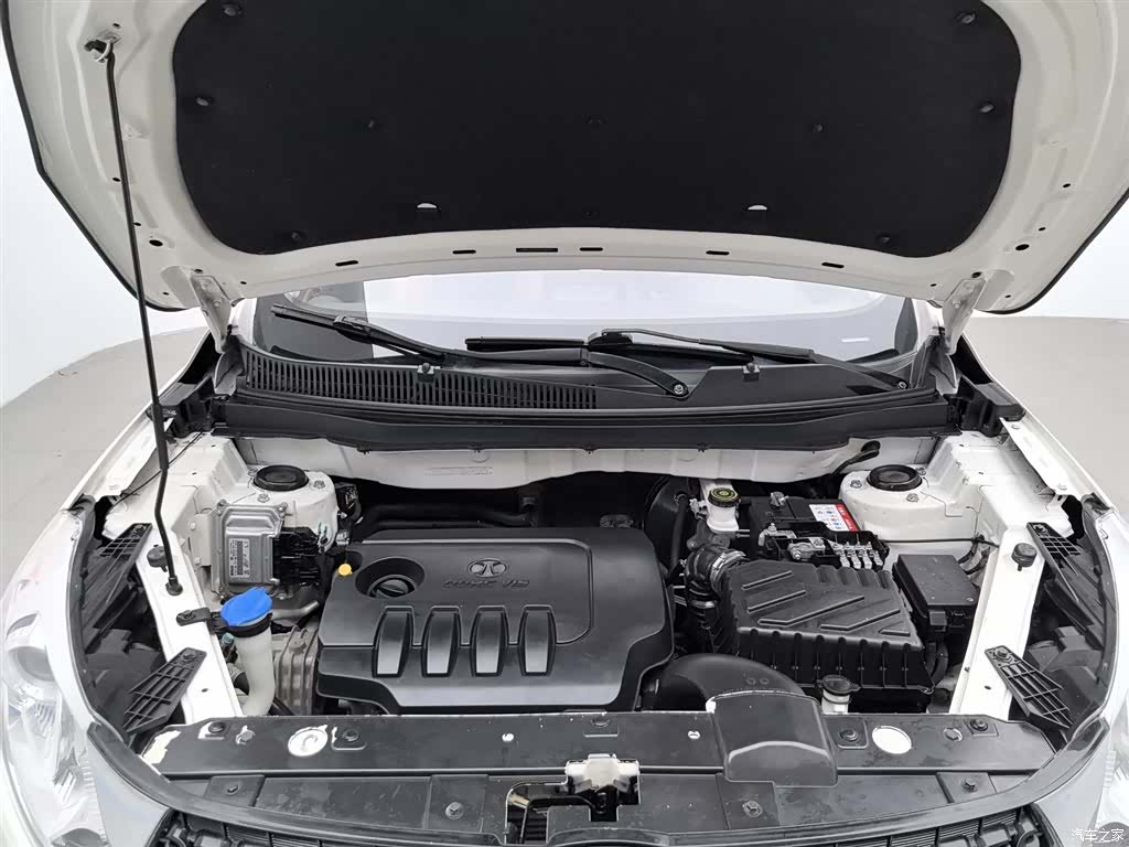 BAIC X35, 2016 6