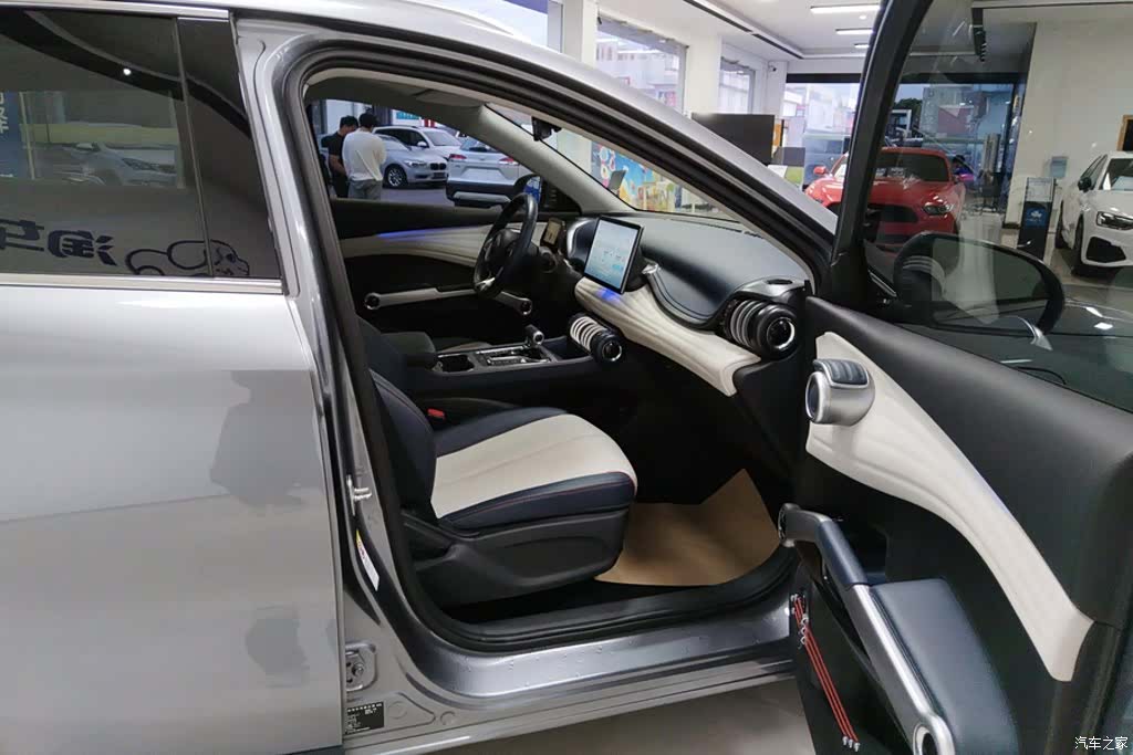 BYD Yuan, 2022 8