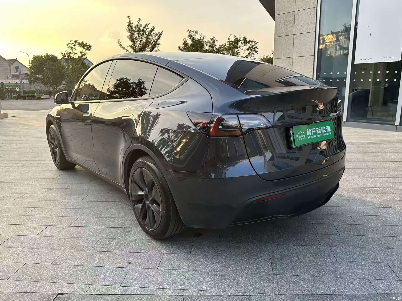 Tesla Model Y, 2024 7