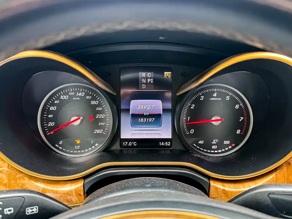 Mercedes-Benz V-class