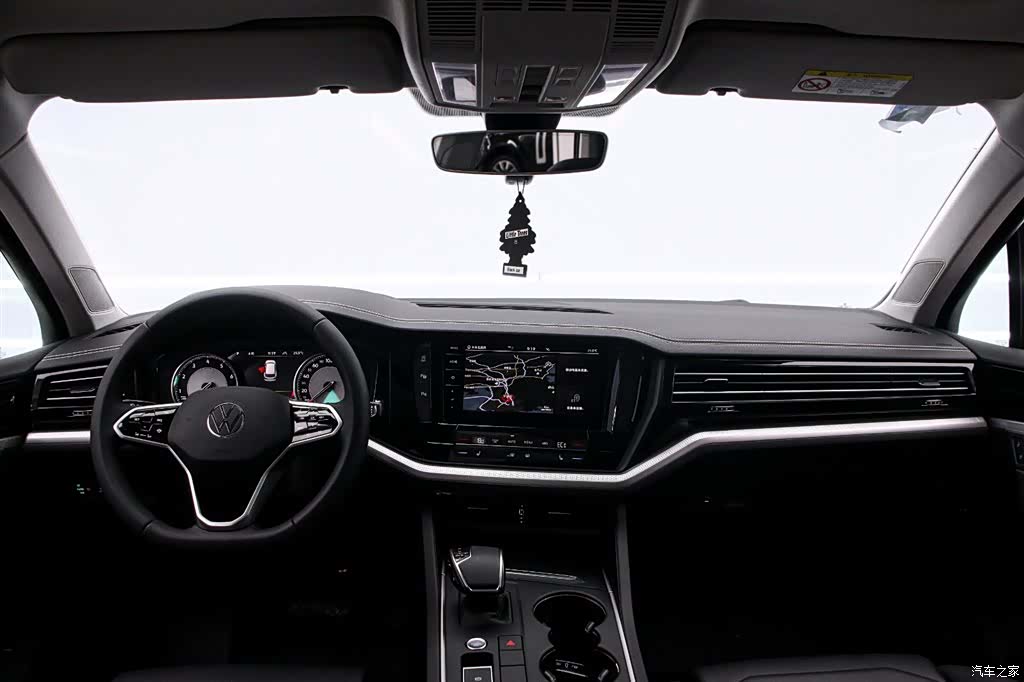 Volkswagen Touareg, 2023 все фото