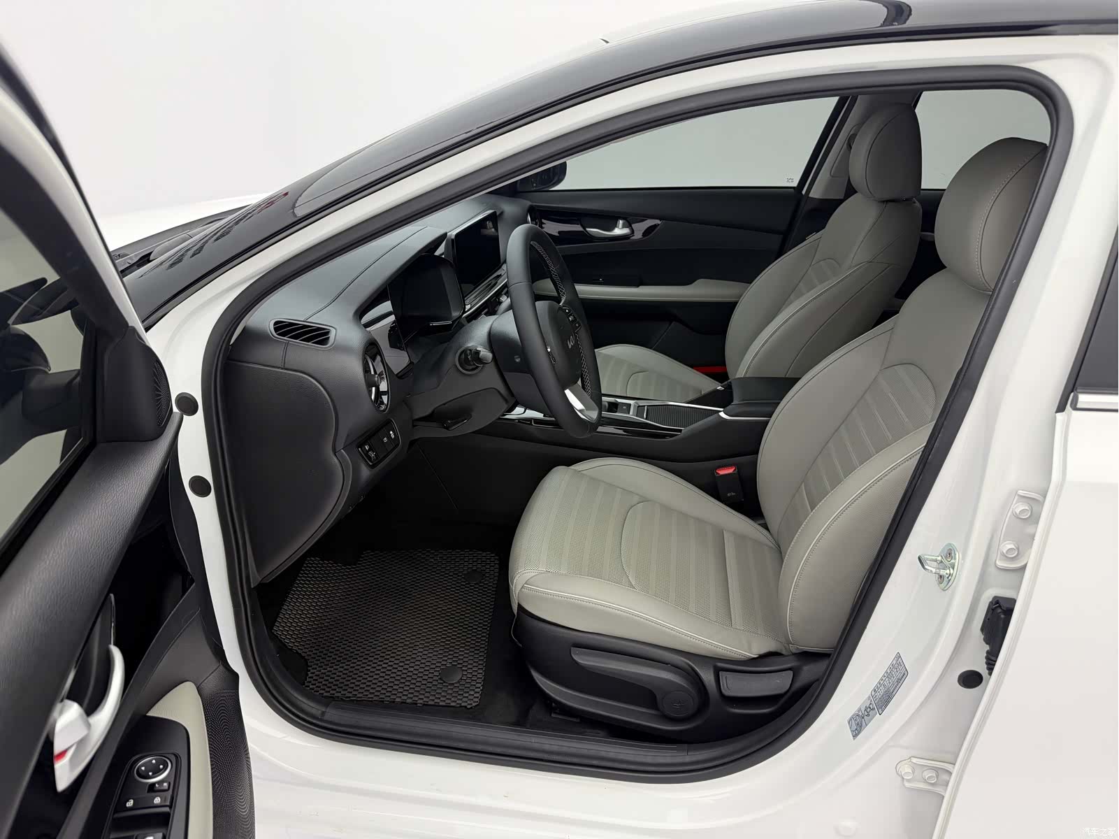 Kia K3, 2022 23