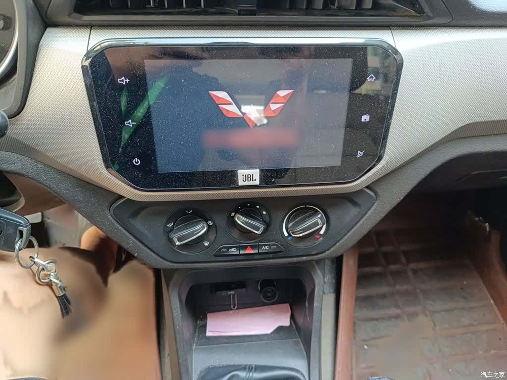 Wuling Hongguang, 2019 6