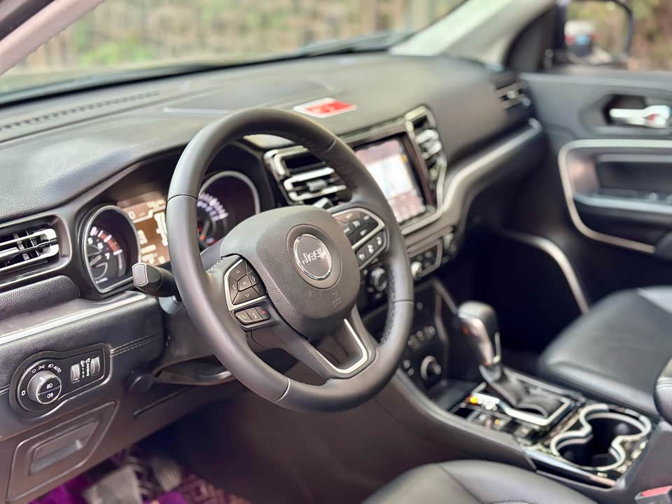 Jeep Grand Commander