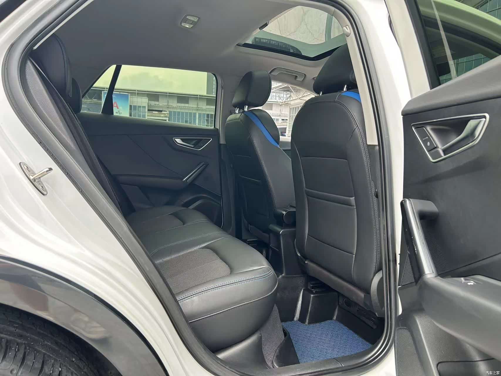 Audi e-tron, 2021 все фото