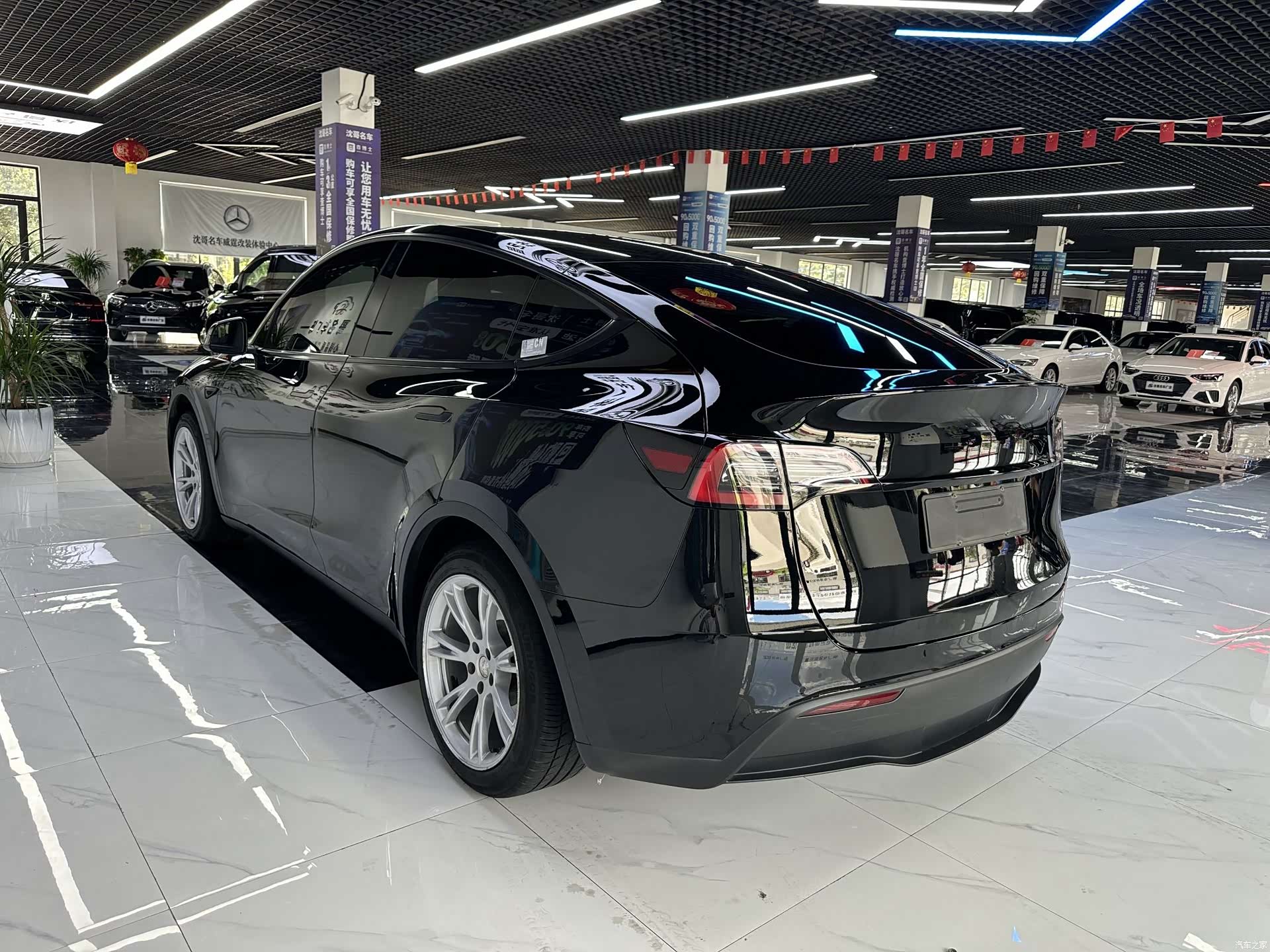 Tesla Model Y, 2023 9