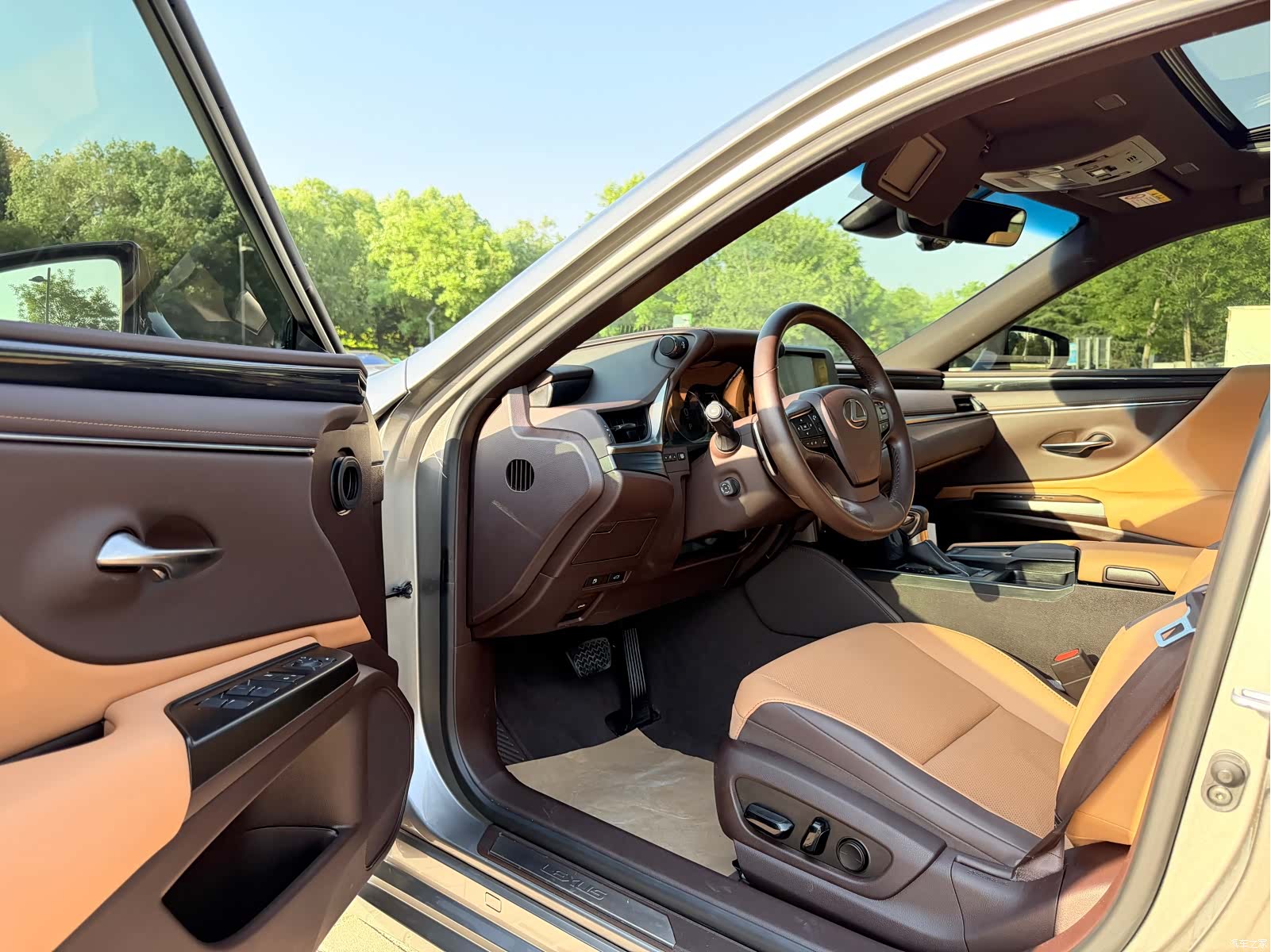 Lexus ES, 2021 4