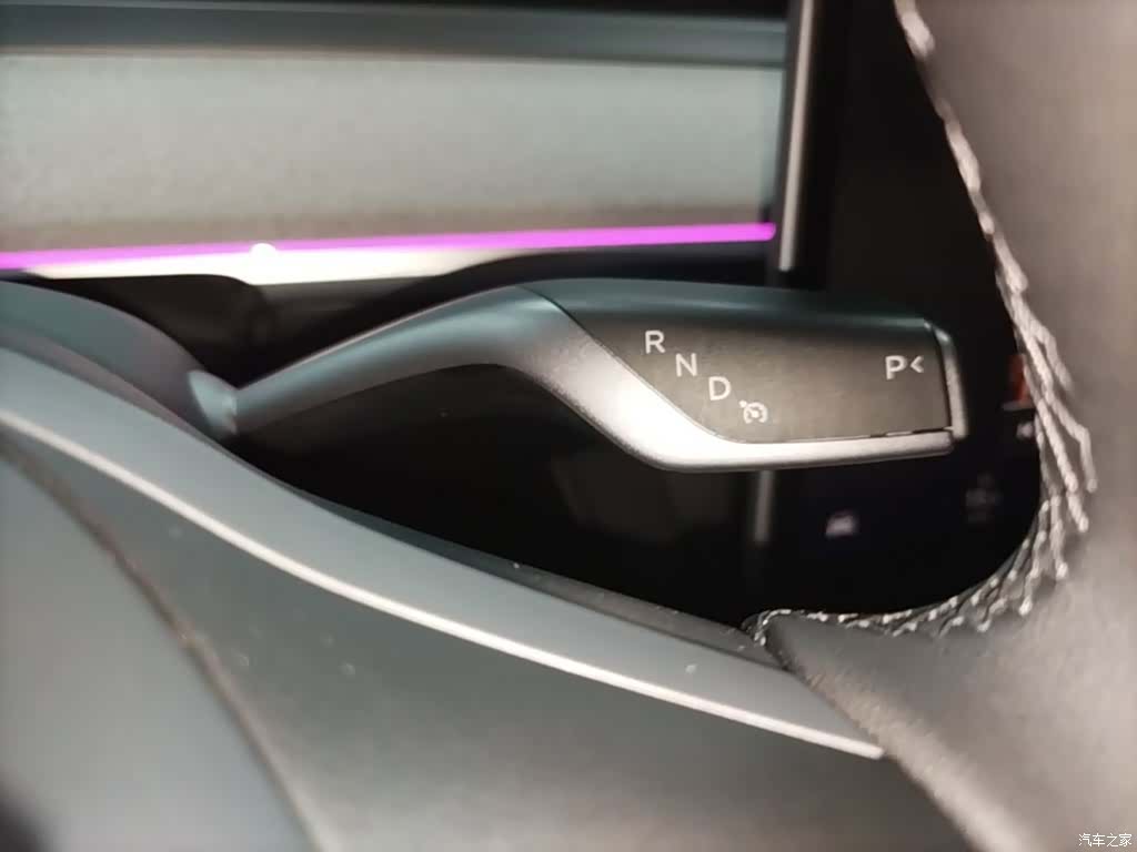 Tesla Model Y, 2024 14