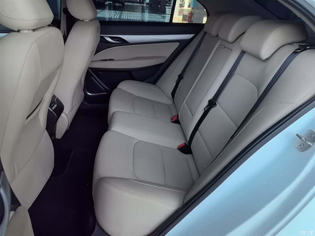 Geely Emgrand, 2018 17