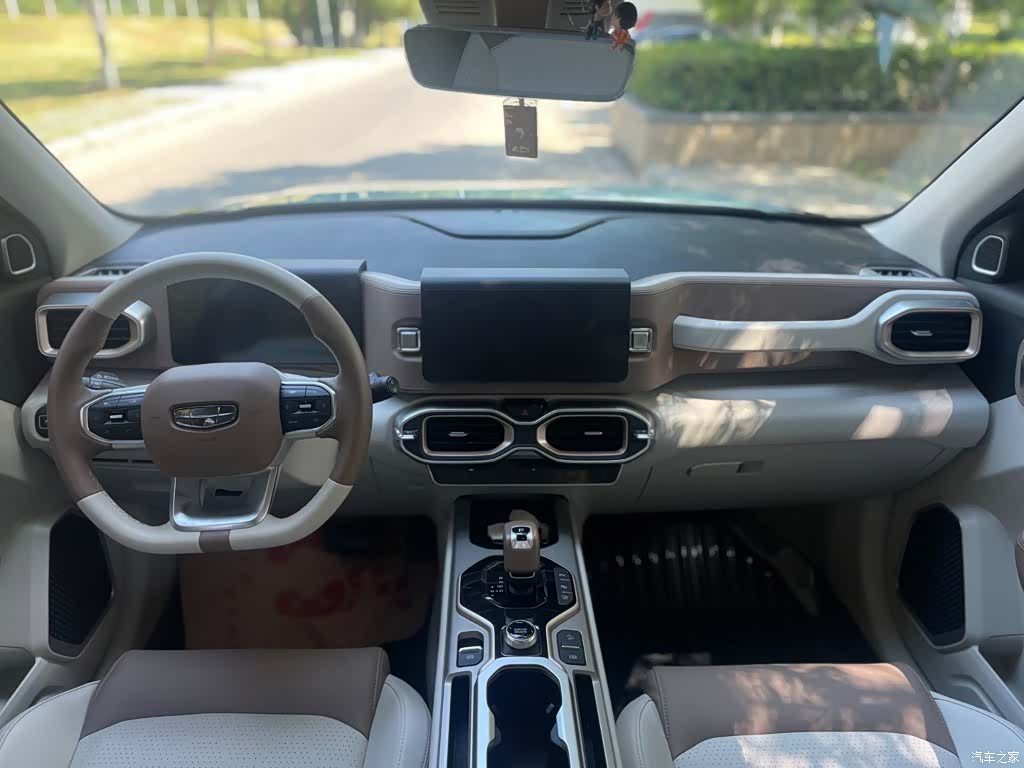 Geely Icon, 2022 17