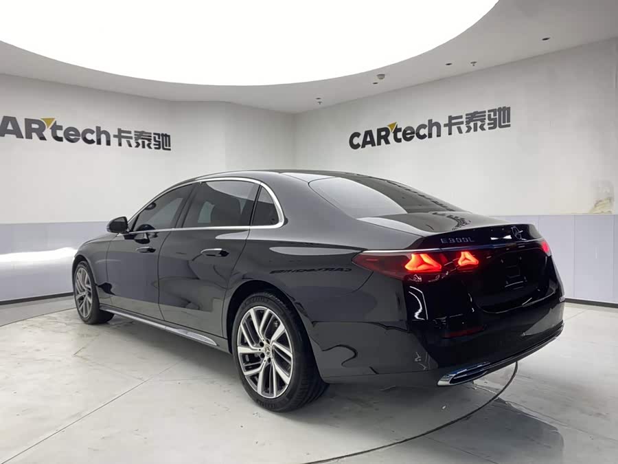 Mercedes-Benz E-Class 2025, фото 7