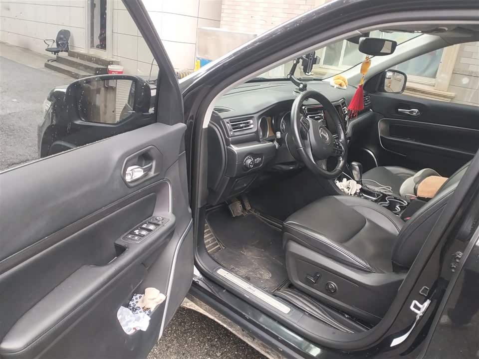 Jeep Grand Commander