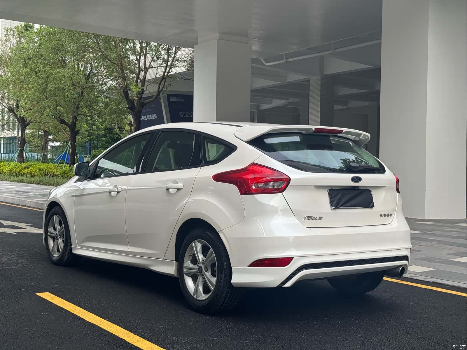 Ford Focus, 2019 10