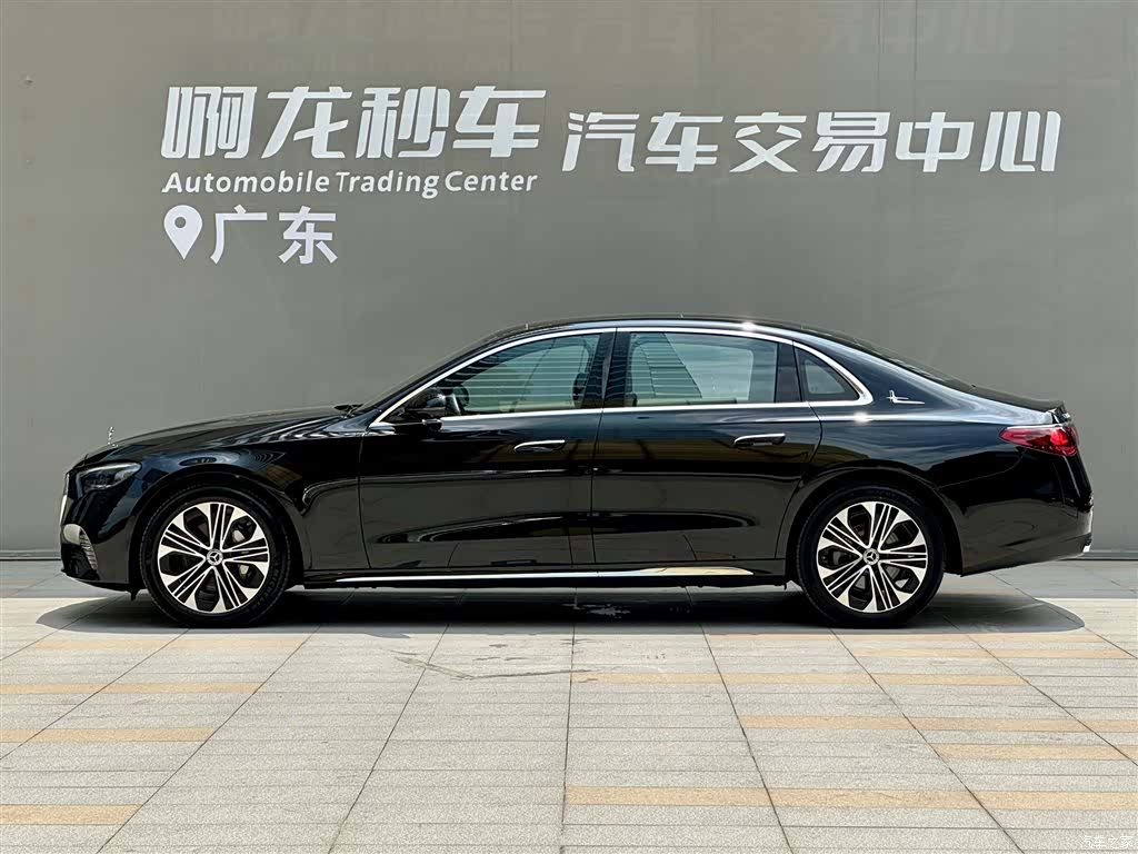 Mercedes-Benz E-Class, 2025 3