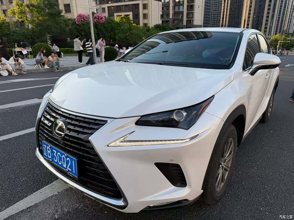Lexus NX, 2020 1